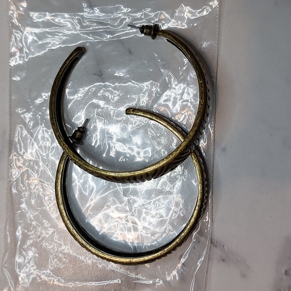 NWOT Dark Gold Hoop Earrings - Picture 5 of 5